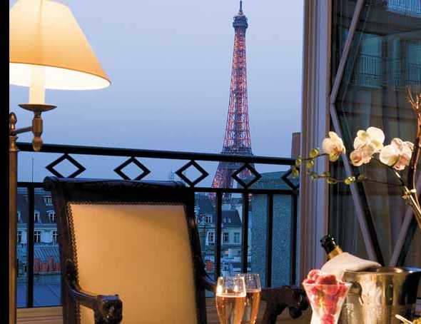 luxury-hotel-paris-eiffel-le-dokhans-bar-champagne