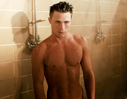 ob_c44046_tumblr-mqmnuugt6b1qd4yhbo7-250.gif