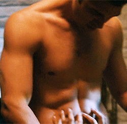 tumblr_nswe11f1Bi1s759i8o1_250.gif